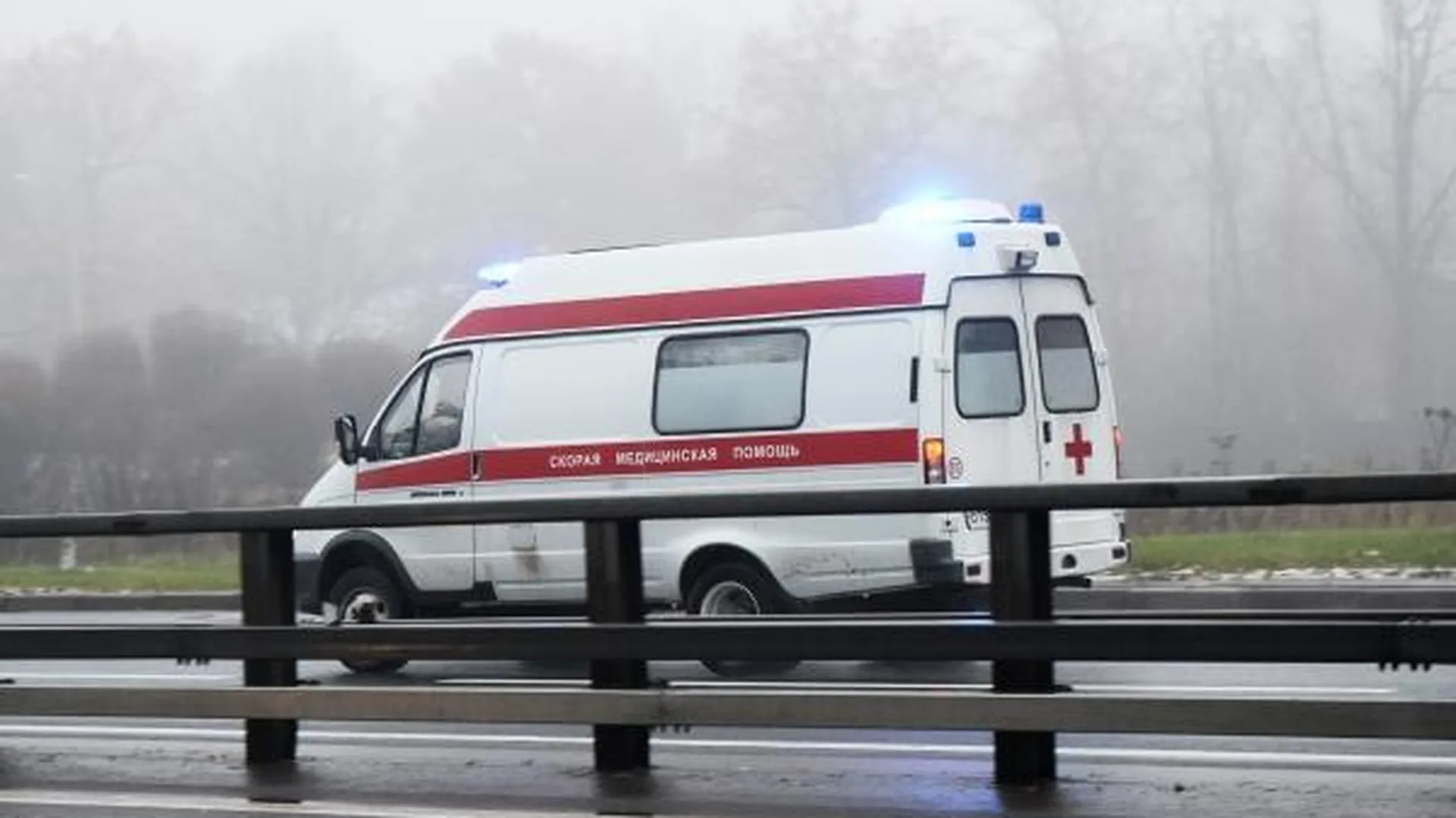 Две машины «поцеловались» на Калужском шоссе, трое ранены