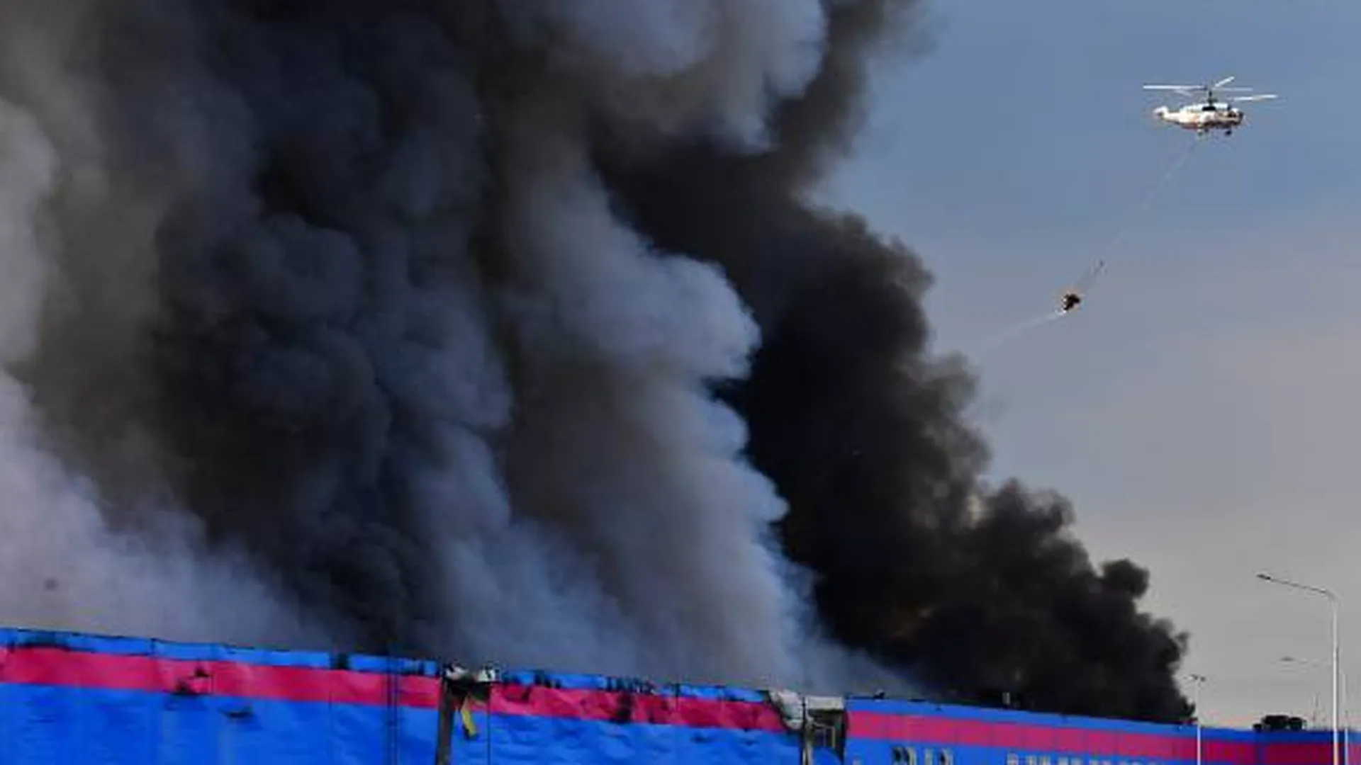 Пожар на складе Ozon в Подмосковье охватил 55 тысяч квадратных метров