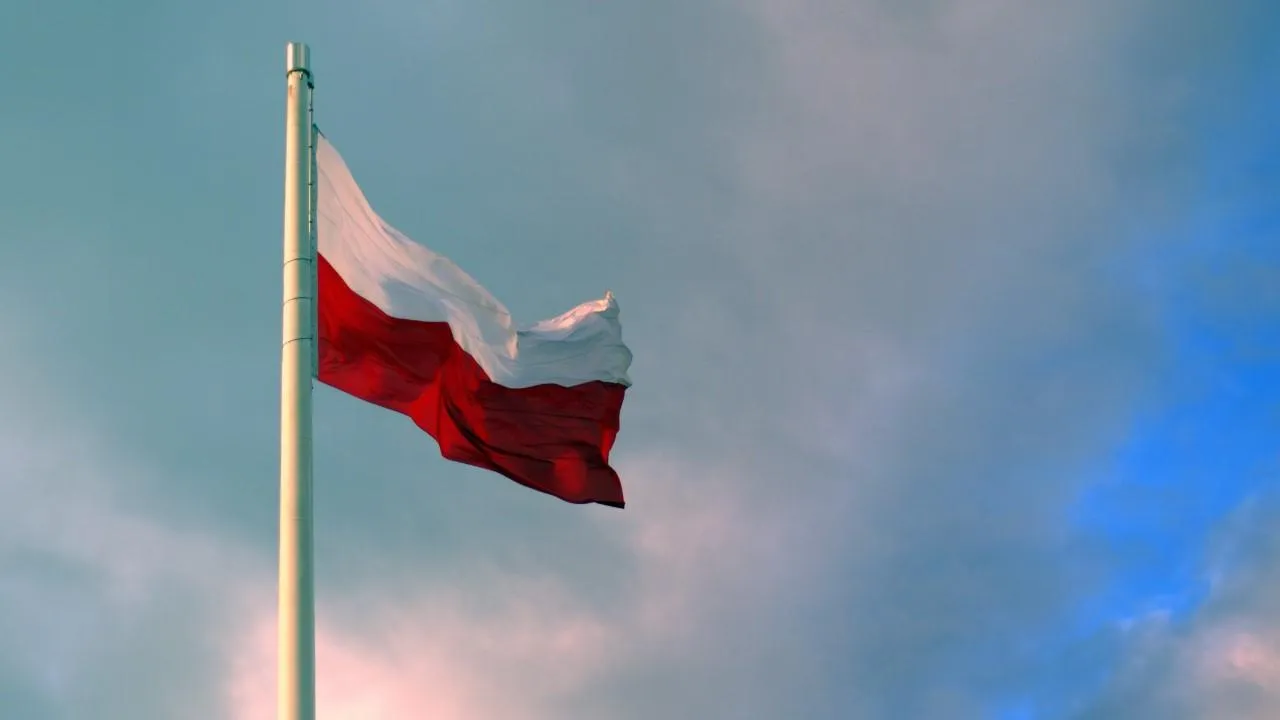 Экс-министра обороны Польши Блащака обвинили в рассекречивании данных