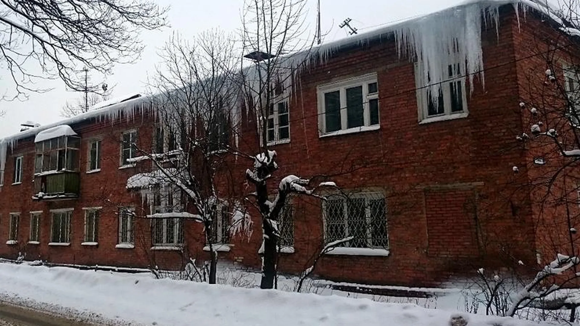 Почти половина домов в Ивантеевке не очищены от снега - ГЖИ