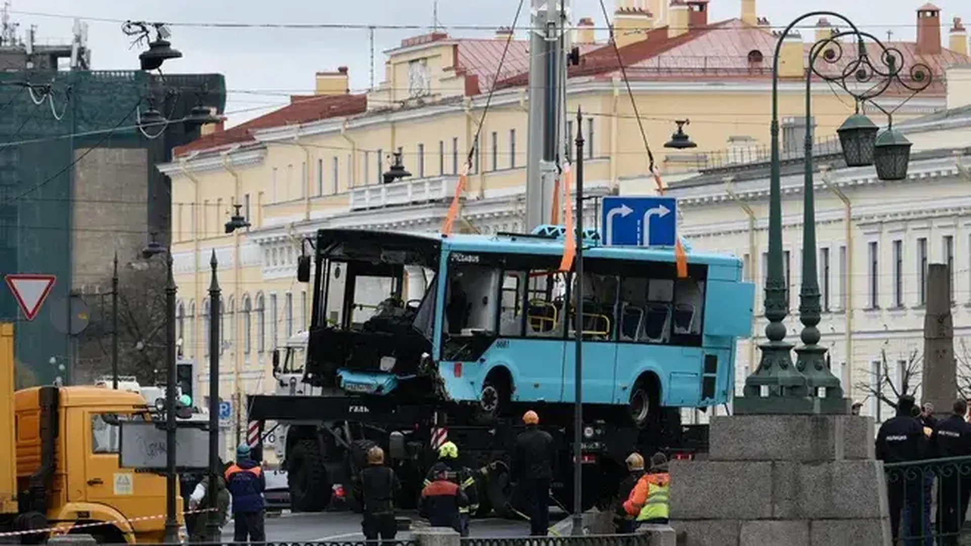 Профессор «Военмеха» погиб в упавшем с моста автобусе в Петербурге