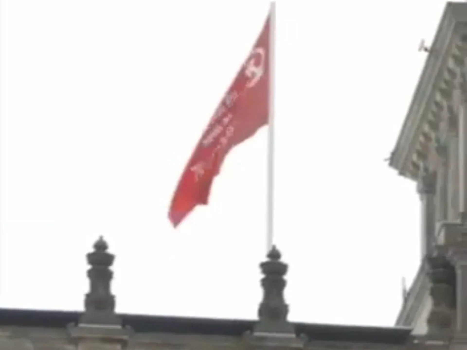 Алаудинов разместил видео знамени Победы, водруженное неизвестными над зданием бундестага в Берлине
