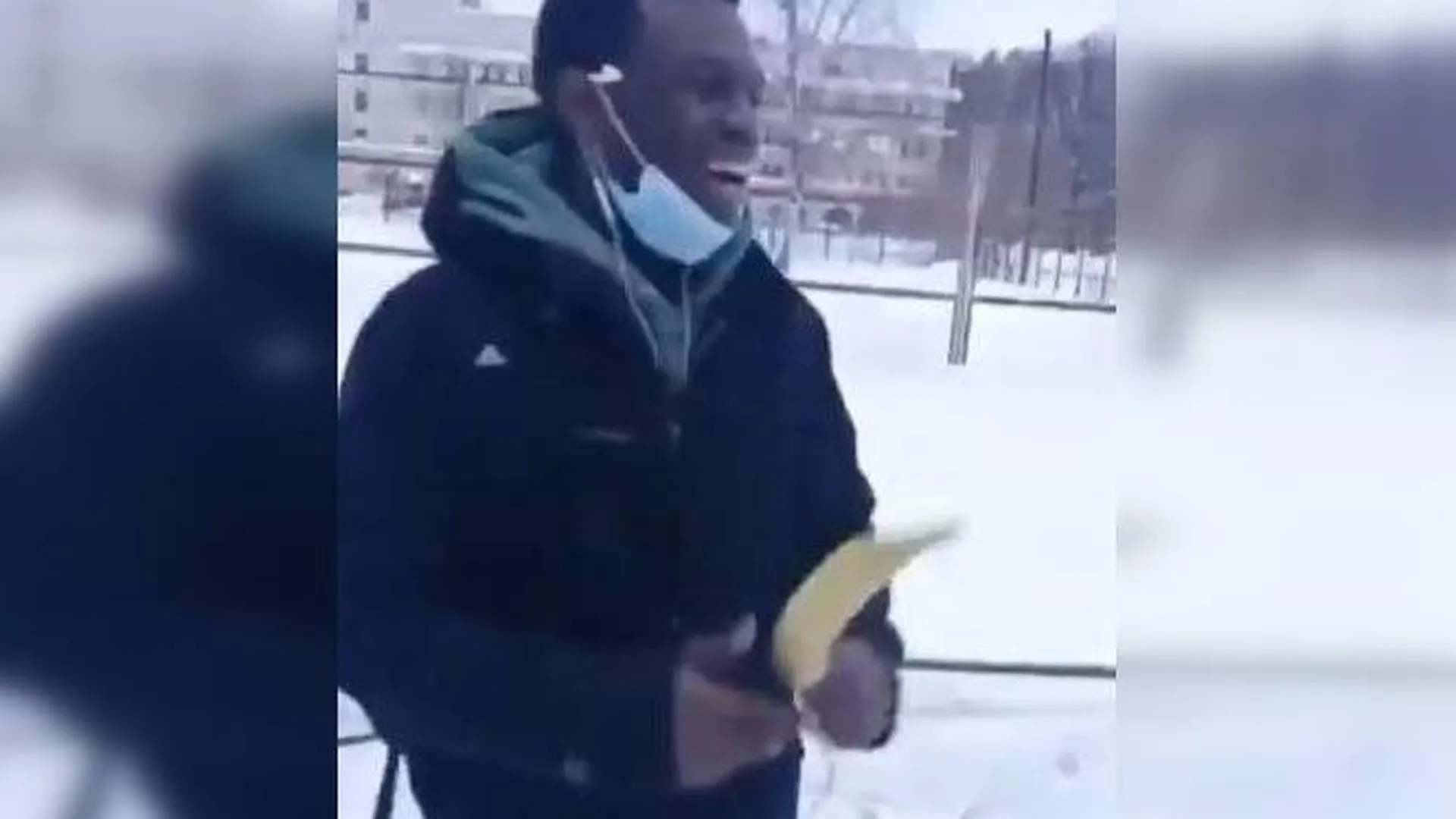 Следственный комитет проверит видеоролик, на котором чернокожим студентам дарят бананы