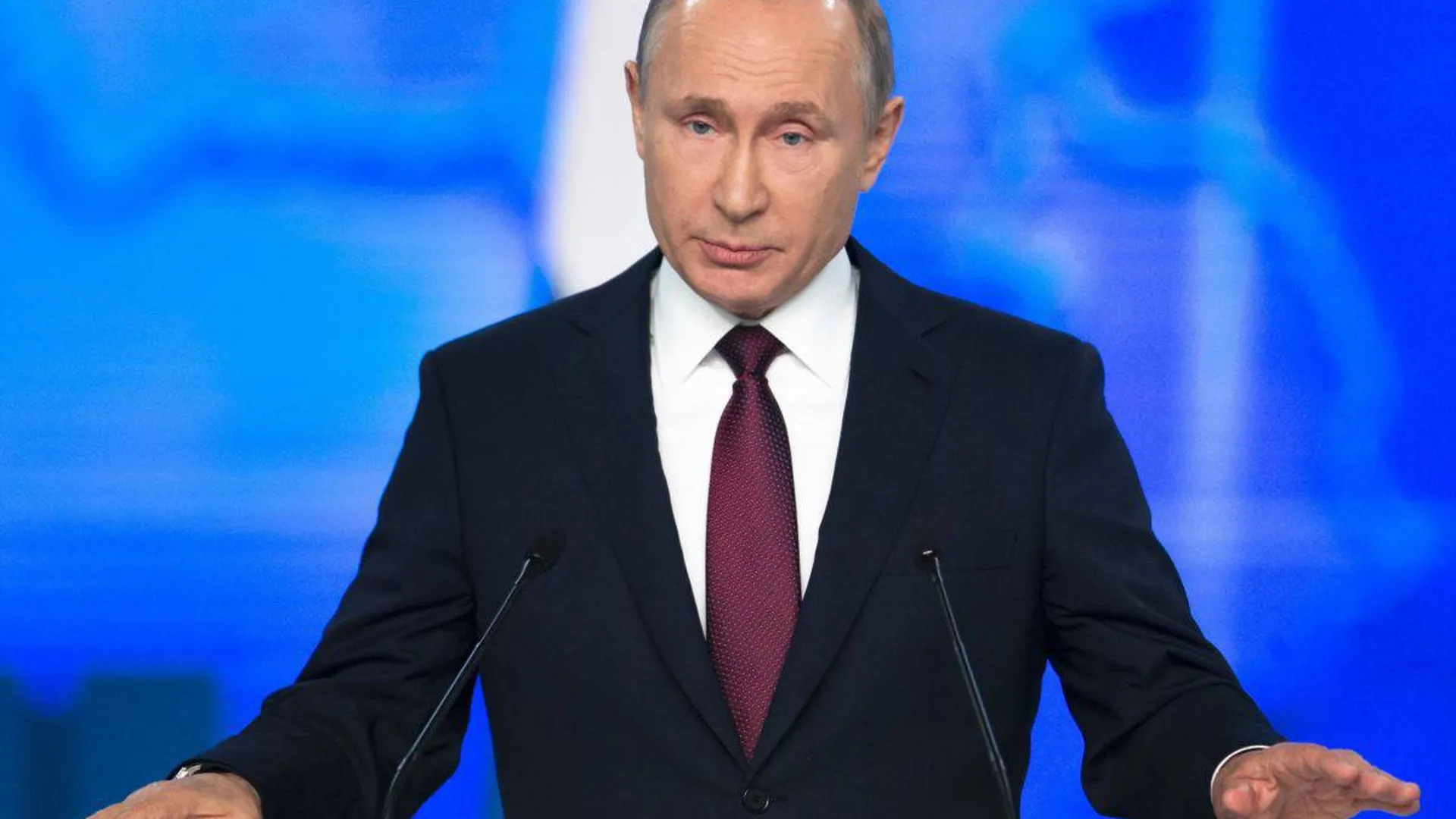 Песков рассказал, сколько Путин работает над посланием Федеральному собранию