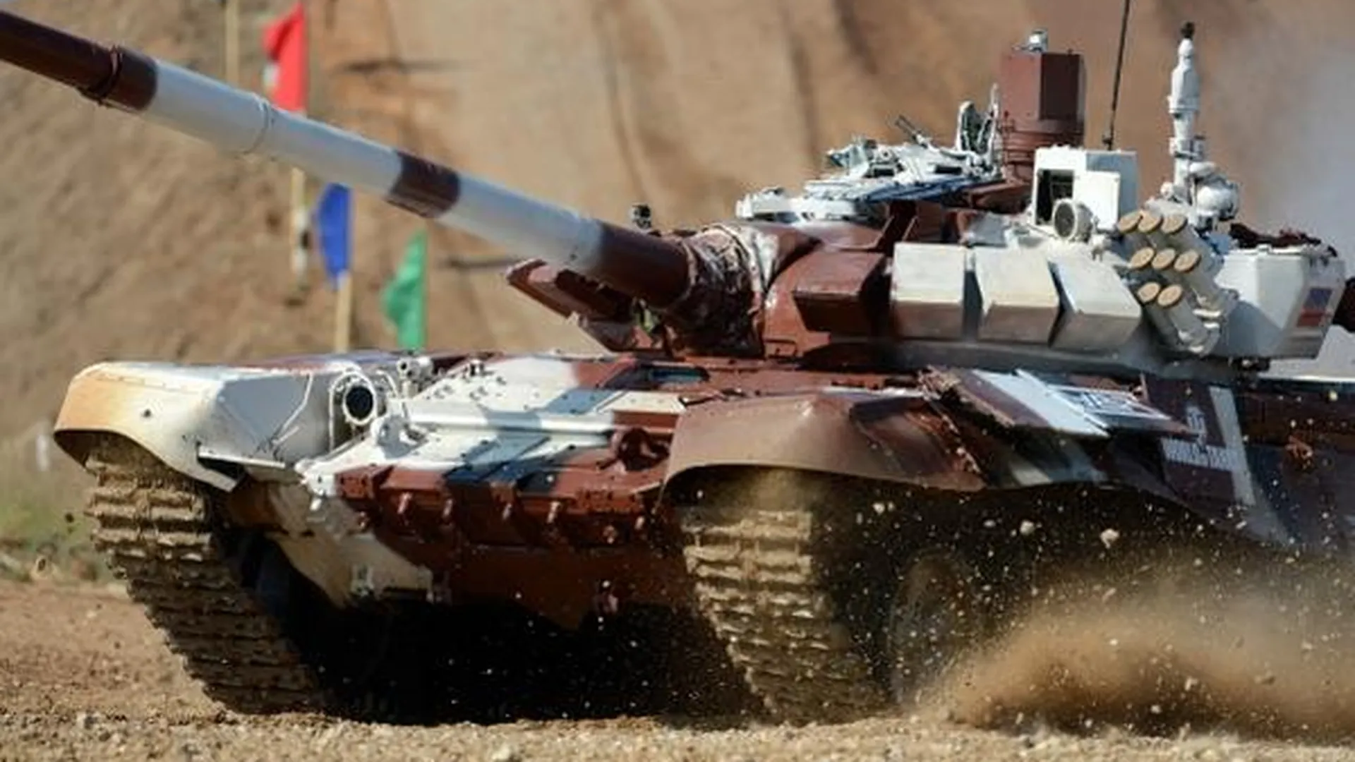 Россия держит лидерство на ЧМ по танковому биатлону
