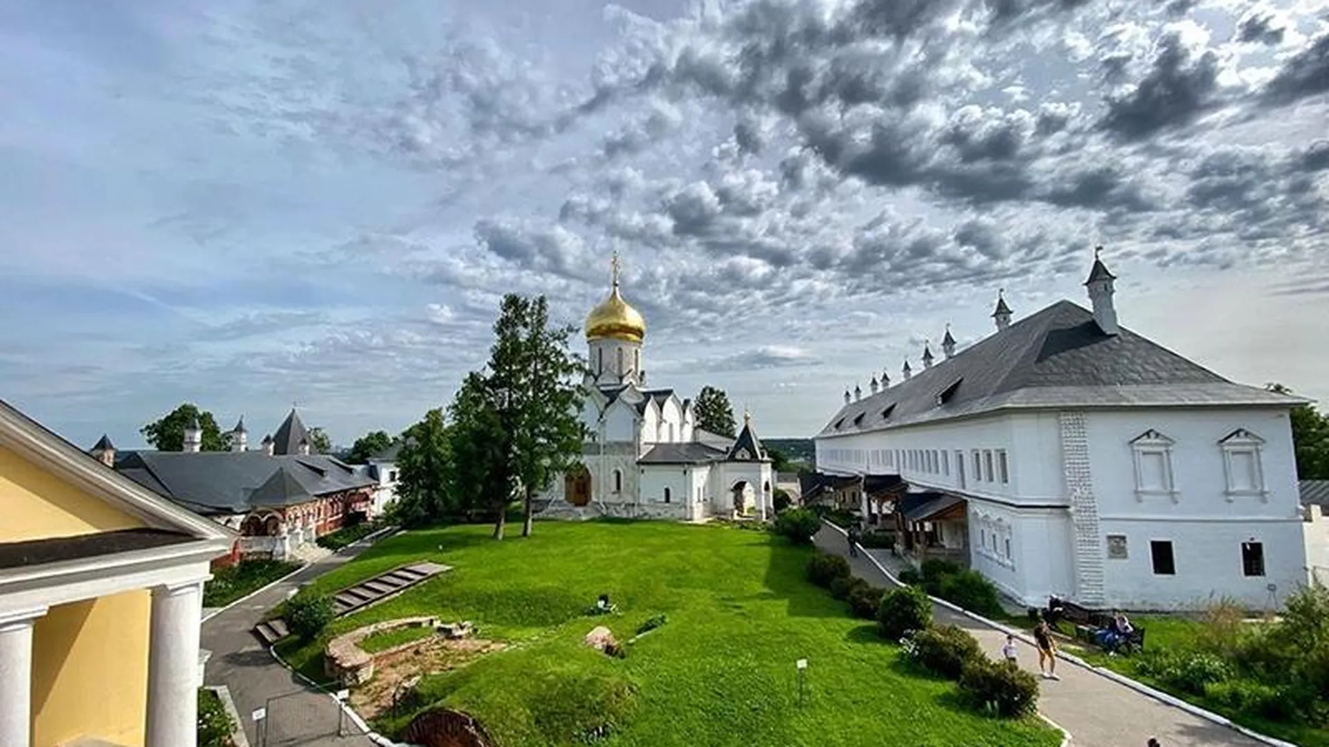 Лучший гид региона назвала топ-5 немноголюдных мест для отдыха с семьей в Подмосковье