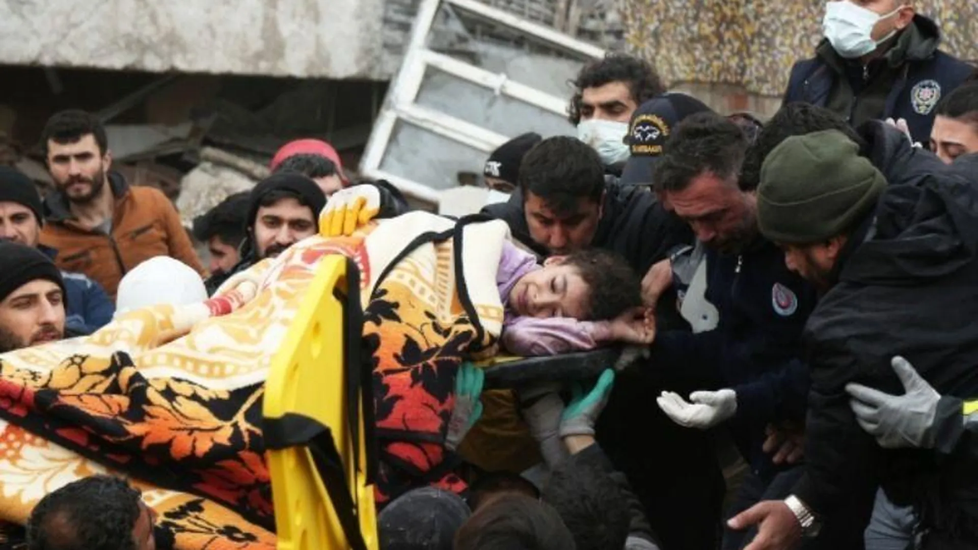 Число жертв землетрясения в Турции увеличилось: названо количество погибших 