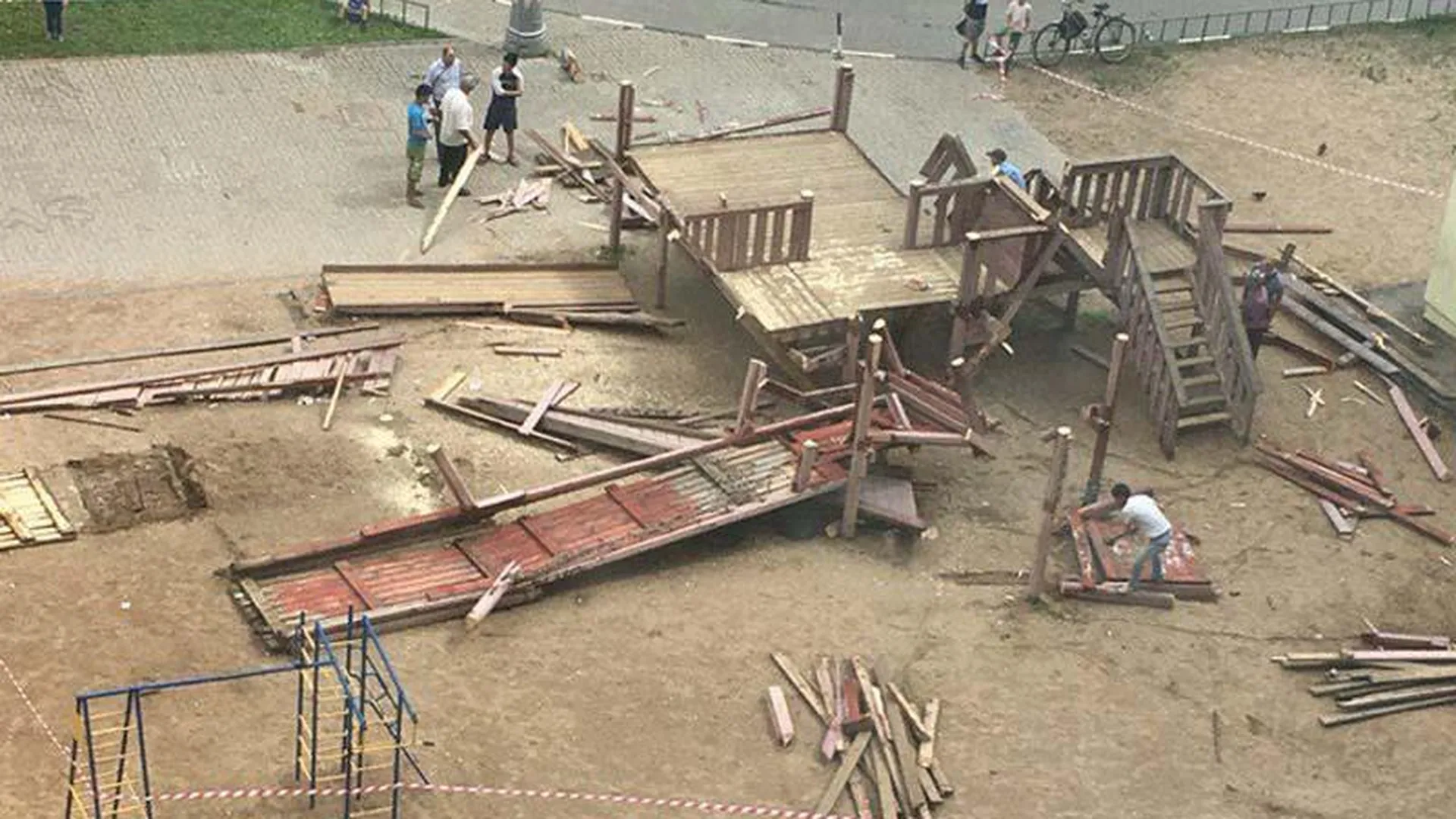 В Балашихе снесли уникальный детский игровой комплекс 