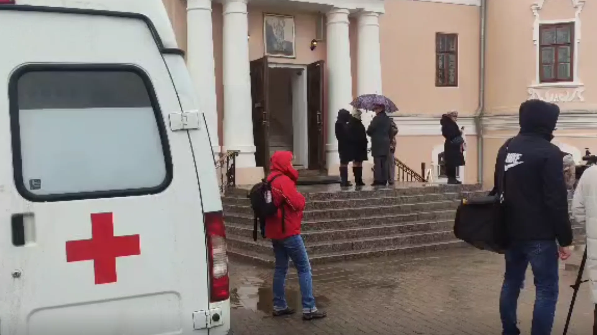 Прощание с убитой школьницей состоялось в Вологде. Видео