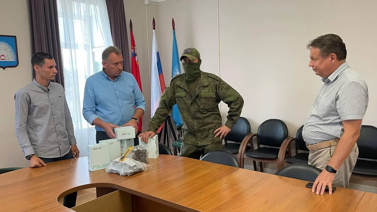 Виктор Петрущенко встретился с бойцом СВО и передал все необходимое