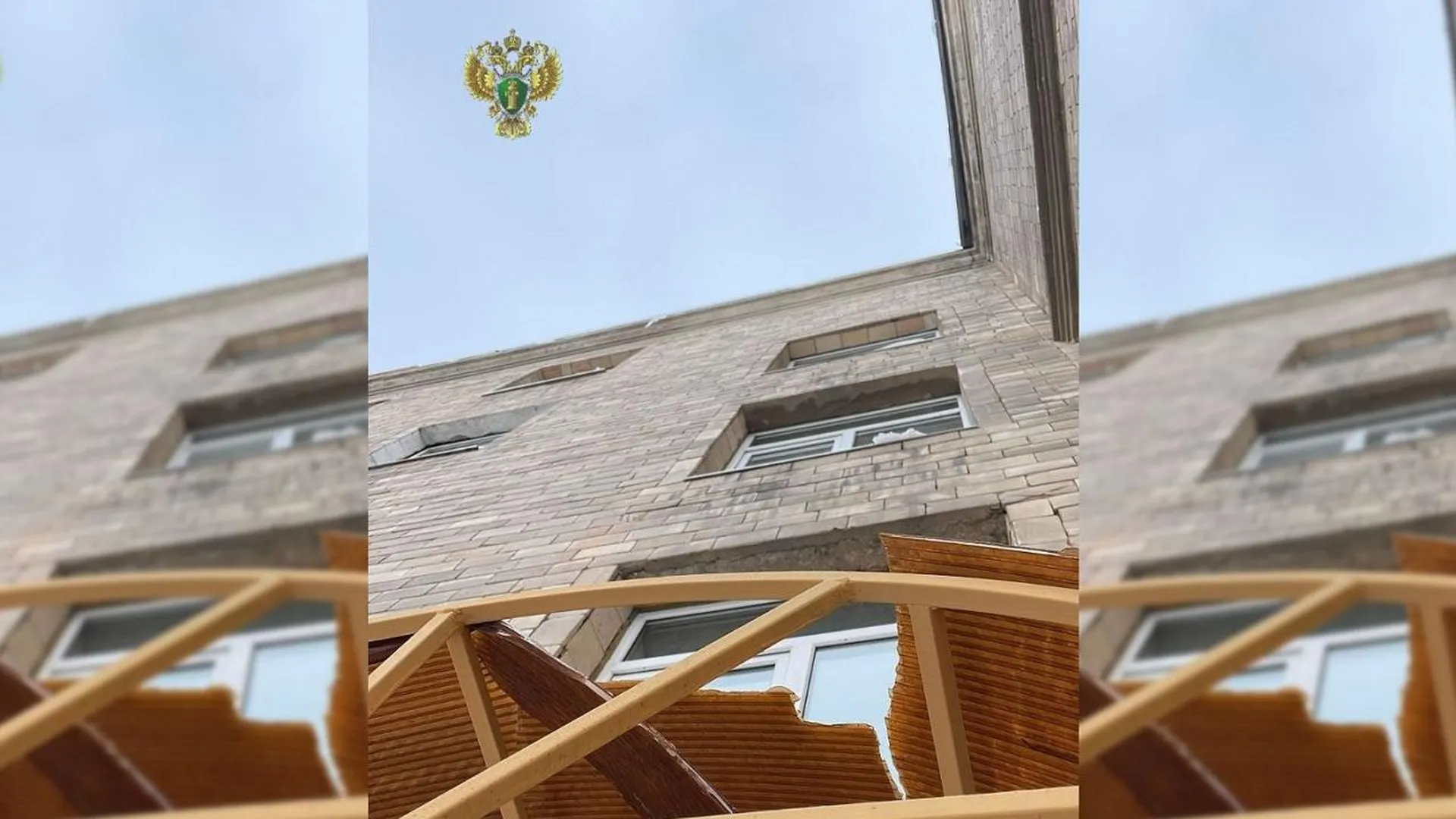 Мужчина погиб в результате падения наледи с крыши дома в Щелково