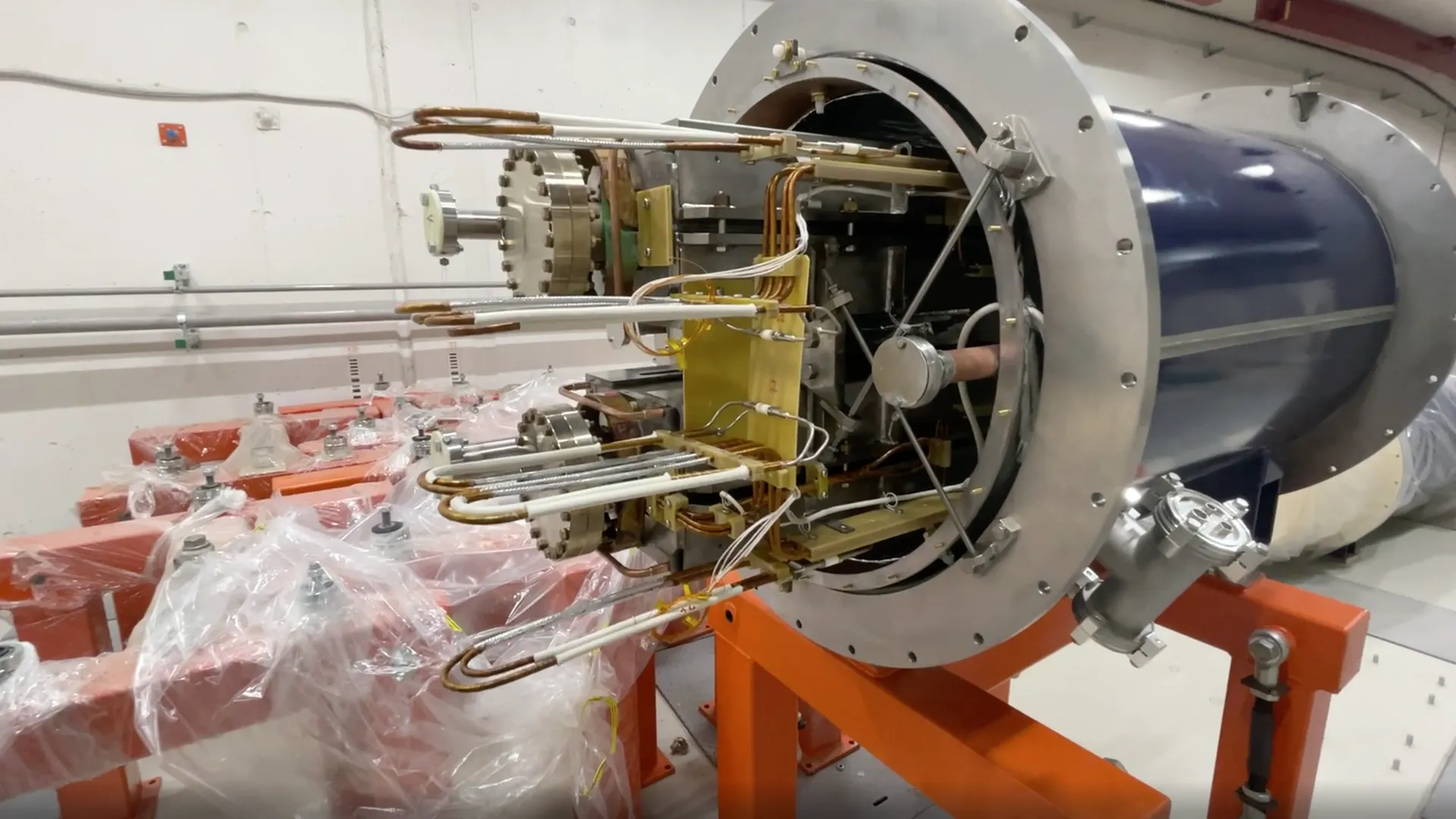 Ученые из 26 стран запустят в Дубне уникальный коллайдер. Он принесет пользу даже обычным людям