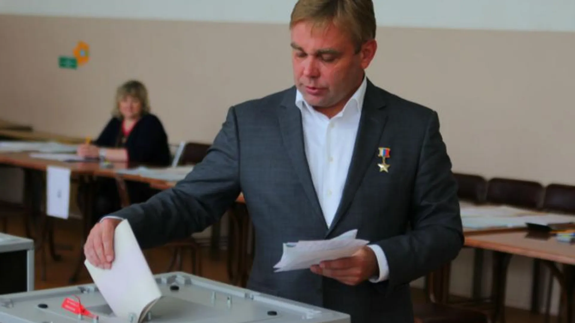 Максим Сураев принял участие в предварительном голосовании партии «Единая Россия»