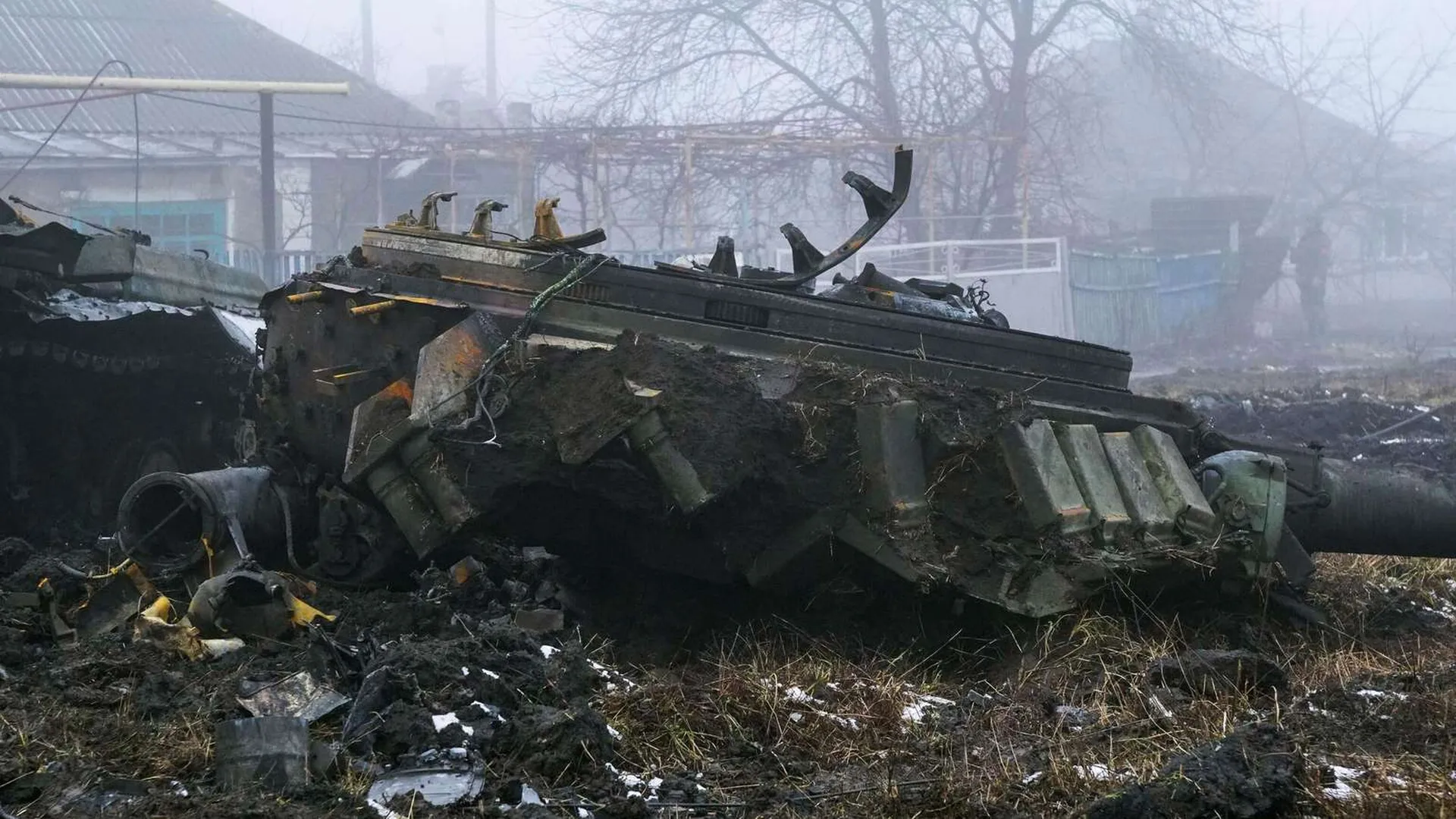 Националисты заварили танк с солдатами, чтобы они не дезертировали в боях за Дебальцево