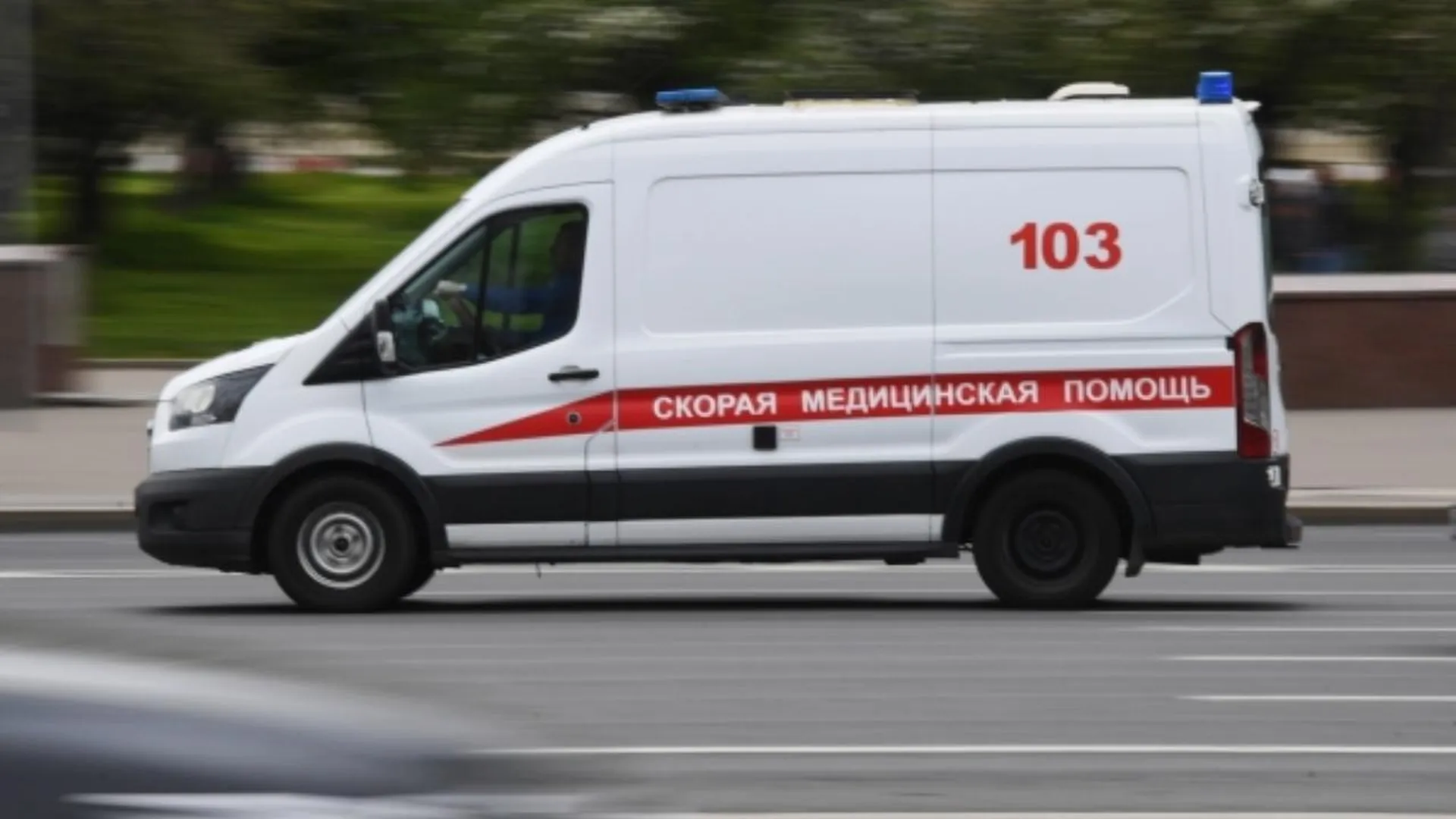 Жительница Екатеринбурга выжила после падения под колеса поезда в метро