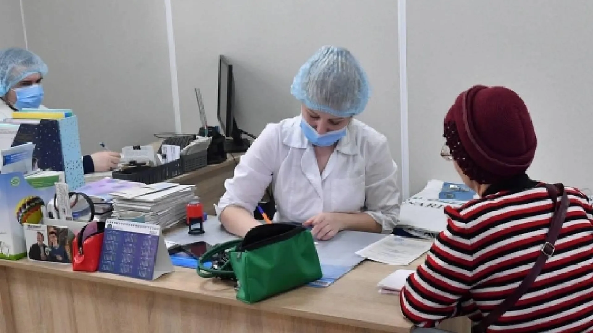 «Безграмотные врачи»: Жители Оренбуржья оставляют негативные комментарии о работе медиков