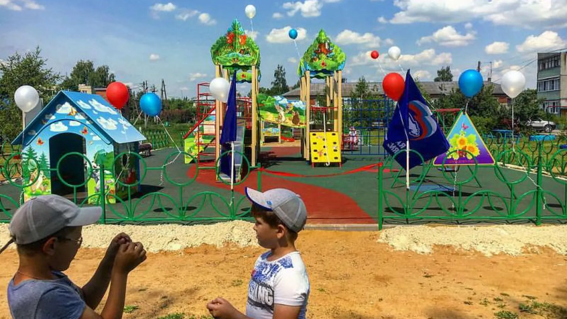 Две детские игровые площадки открыли в МО во вторник - Пестов