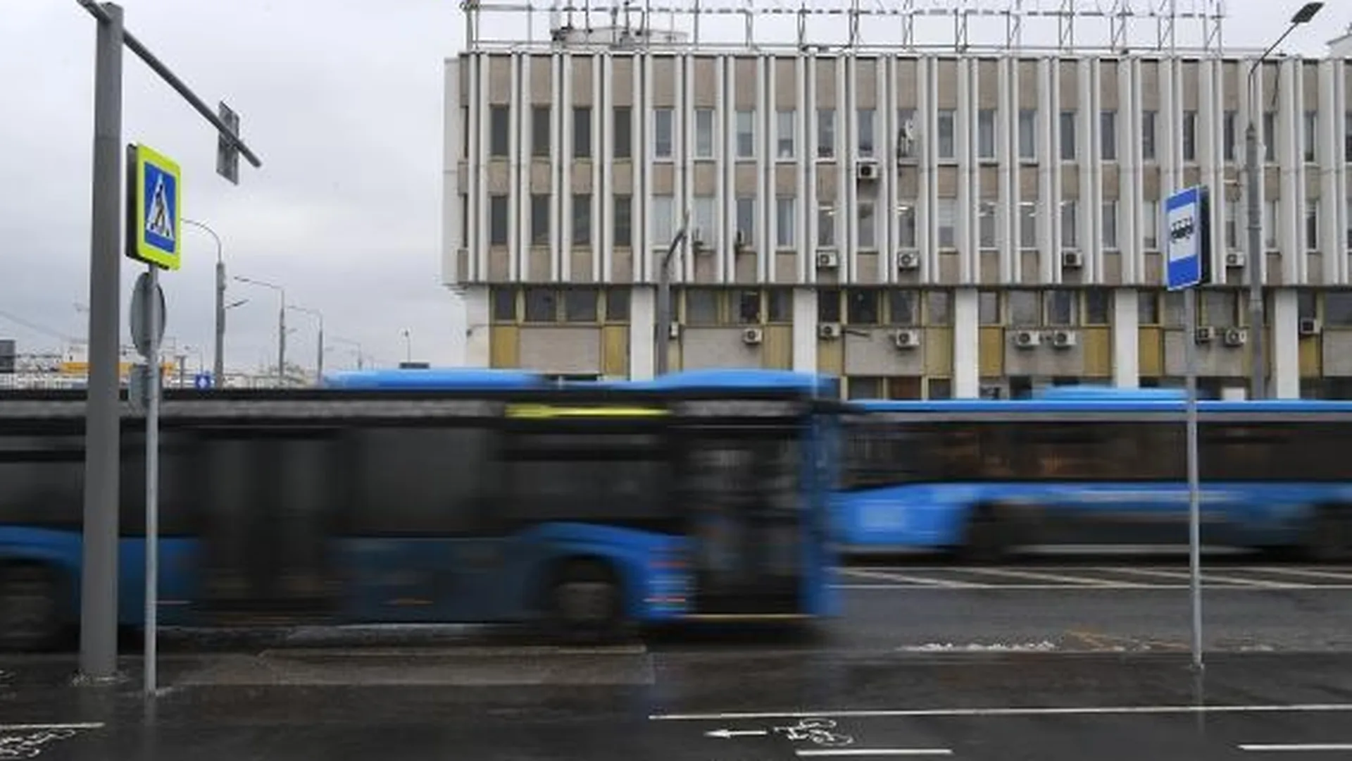 Более 235 тысяч поездок стали ежедневно совершать москвичи на экспресс-автобусах
