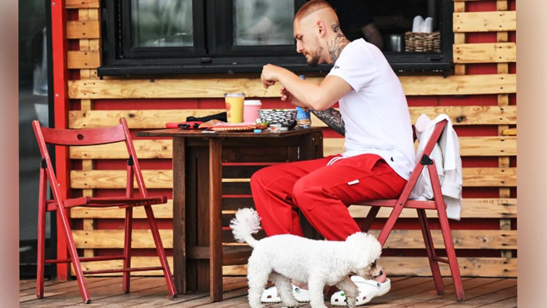 Уличные кафе в Подмосковье в этом году заработают на скорости обслуживания