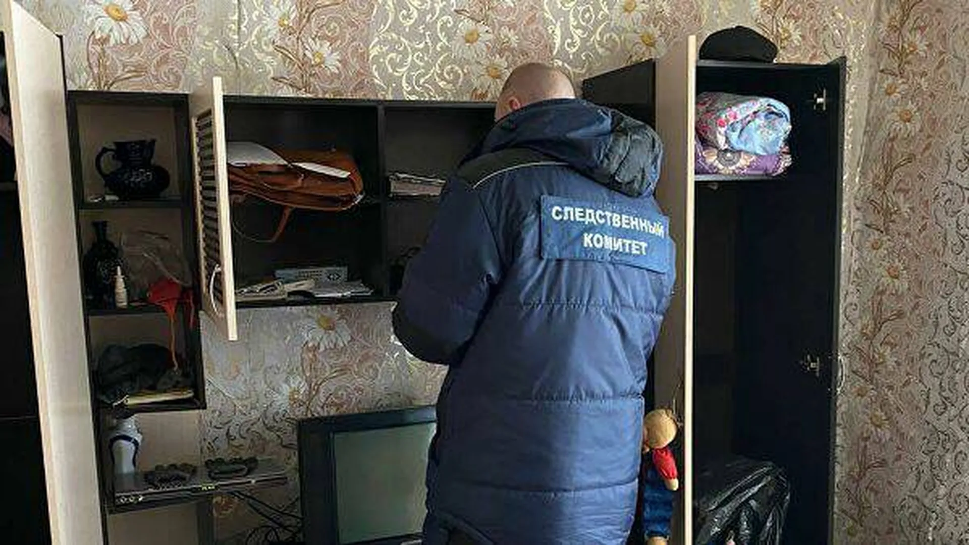 СК назначил экспертизы после обнаружения тела девочки в Новгородской области