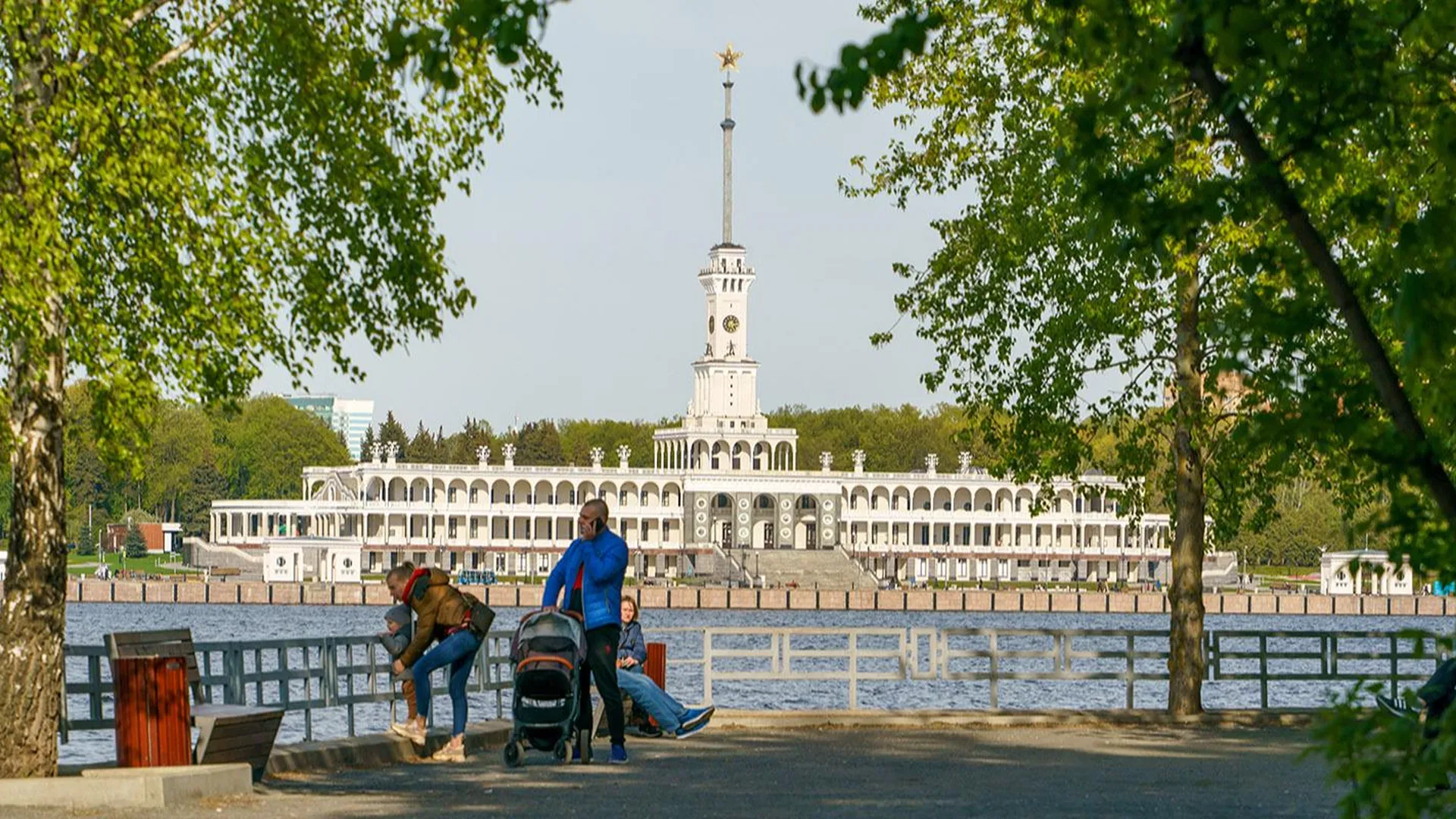 Москвичам рассказали, как преобразилось Тушино по программам развития | 360°