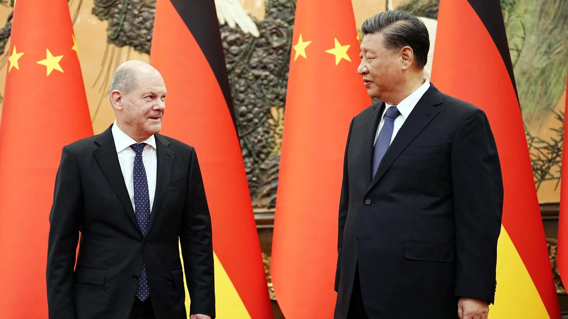 Канцлер Германии Олаф Шольц и председатель КНР Си Цзиньпин. Фото: Kay Nietfeld