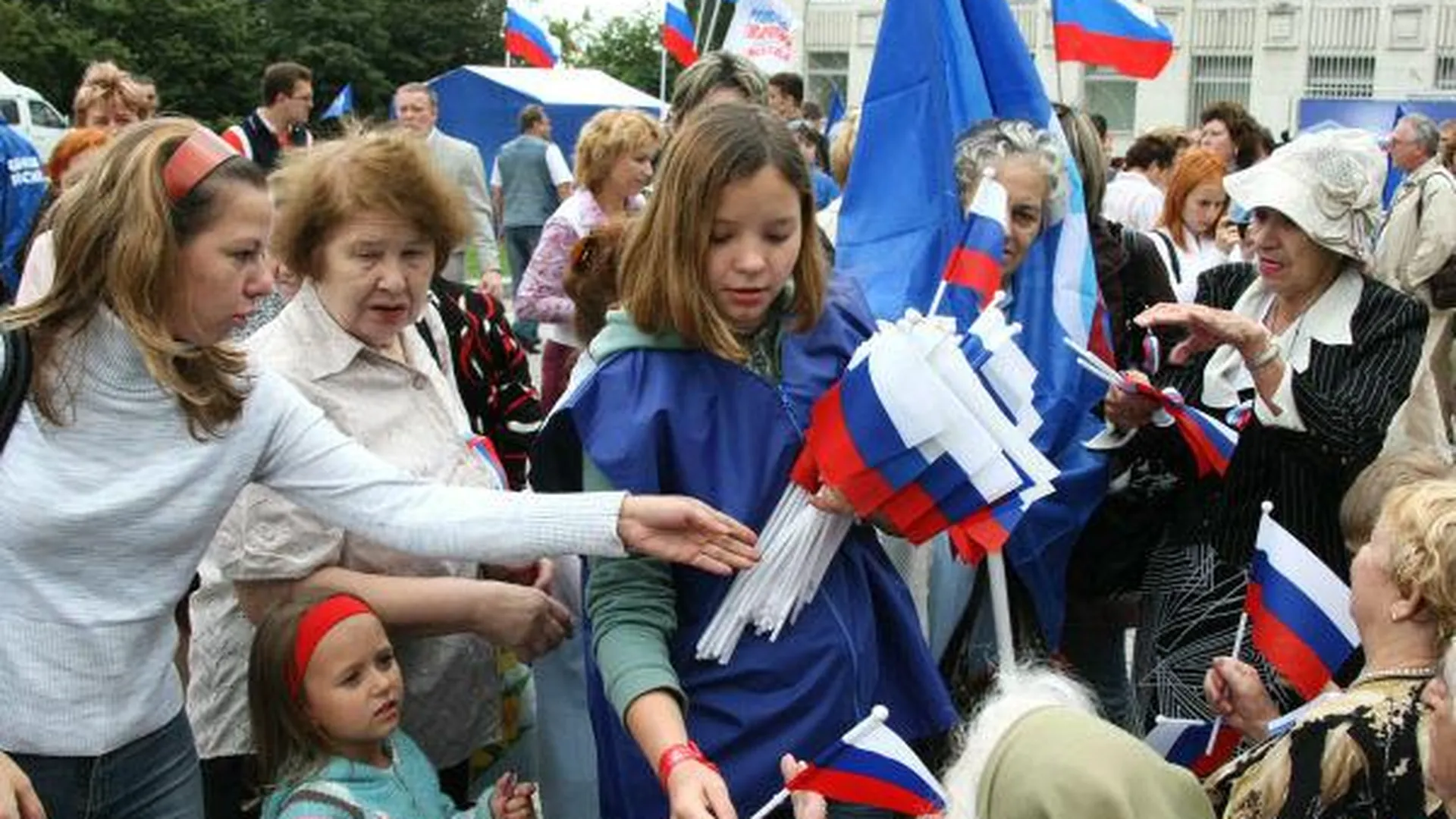 На родине триколора в области отметили День Государственного флага России 