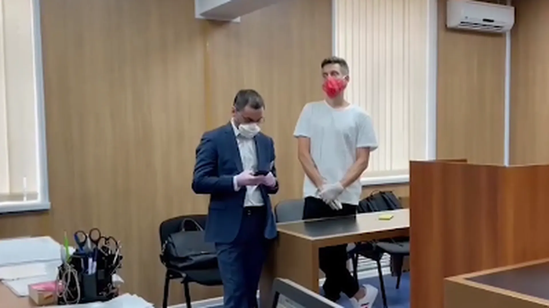 Дудя оштрафовали на 100 тысяч рублей по делу о пропаганде наркотиков