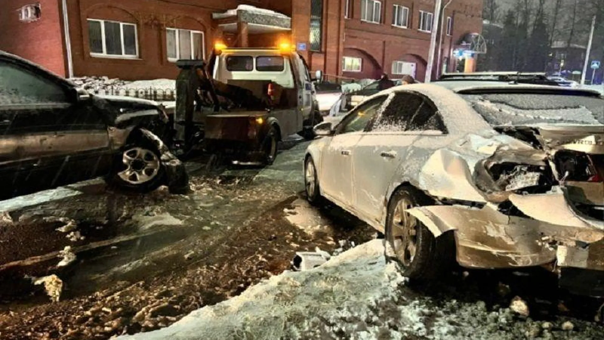 Пьяный водитель протаранил автомобили в Дедовске