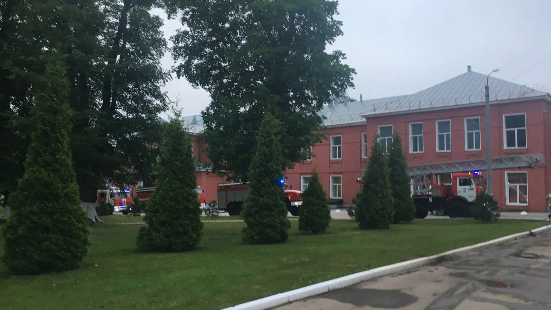 Центральный аппарат МЧС выехал в рязанскую больницу