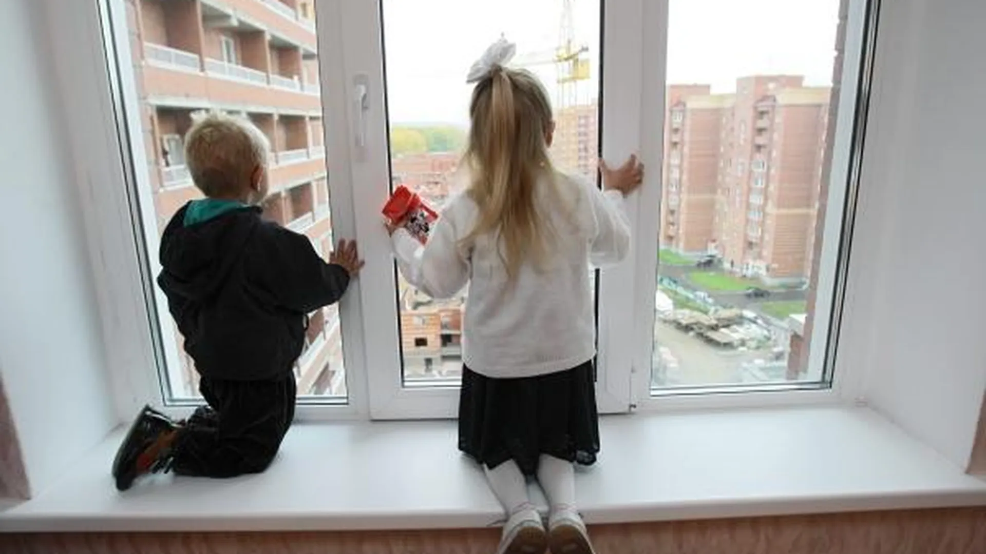 Четверо сирот в Серпухове получили собственные квартиры