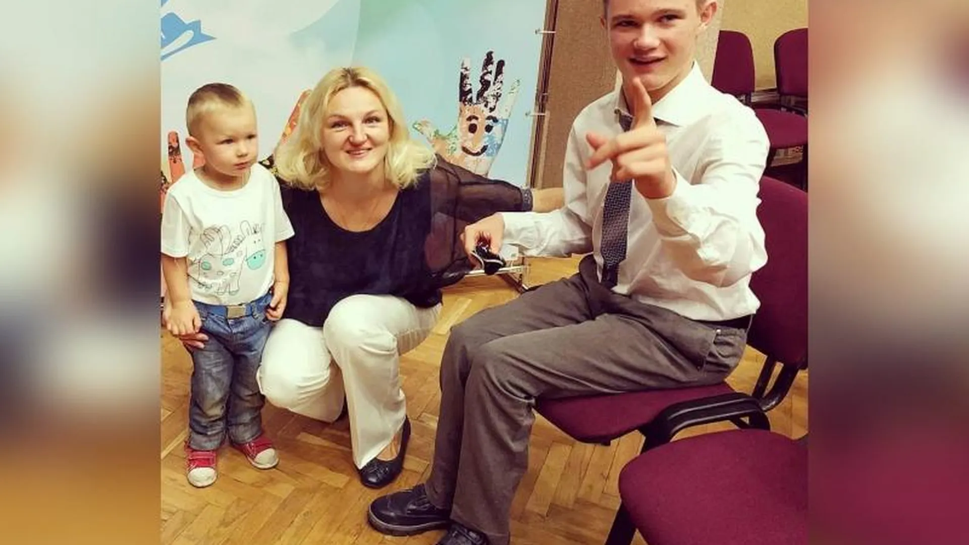 Российские звезды приняли участие во флешмобе, поздравив с 17-летием парня с ДЦП