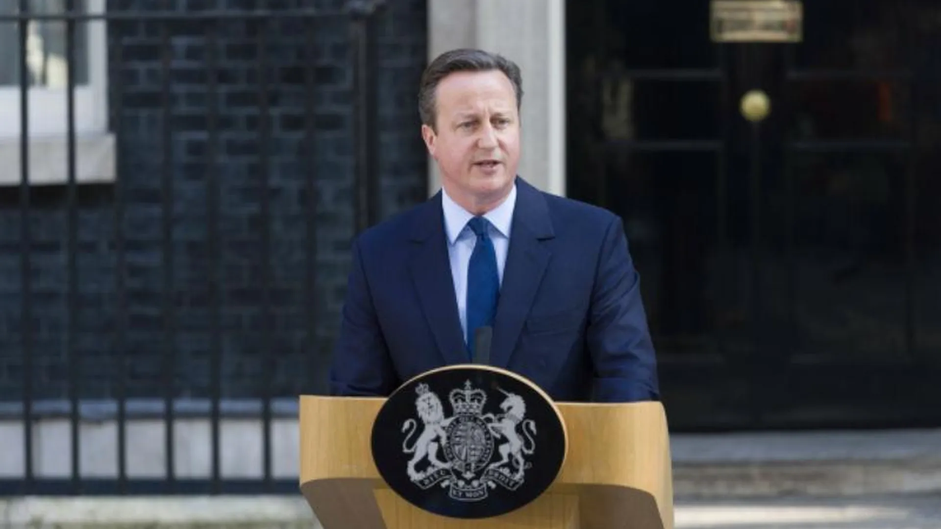 Премьер-министр Великобритании уйдет в отставку в октябре