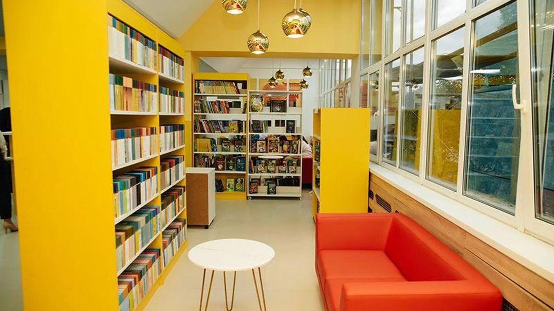Жители Ивантеевки по достоинству оценили модернизированную детскую библиотеку