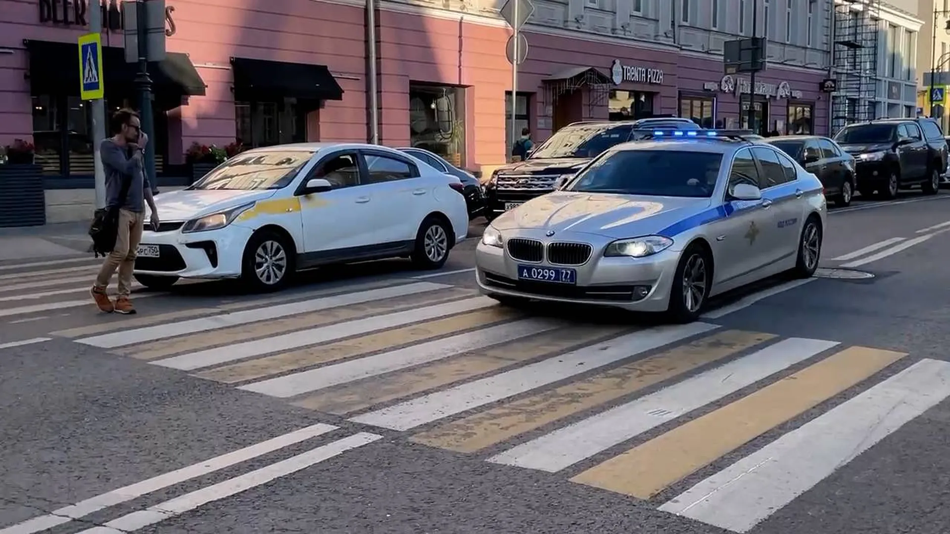 Появились подробности ДТП с машиной Миронова в центре Москвы