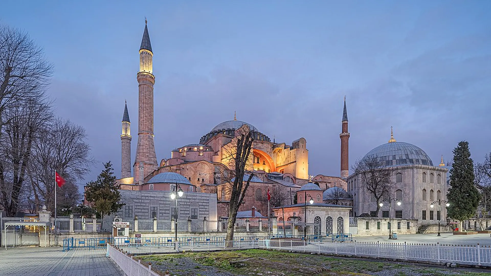 Турция назначила имамов для мечети Айя-София