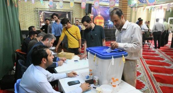 Кандидат от реформаторского крыла Пезешкиан победил на выборах в Иране