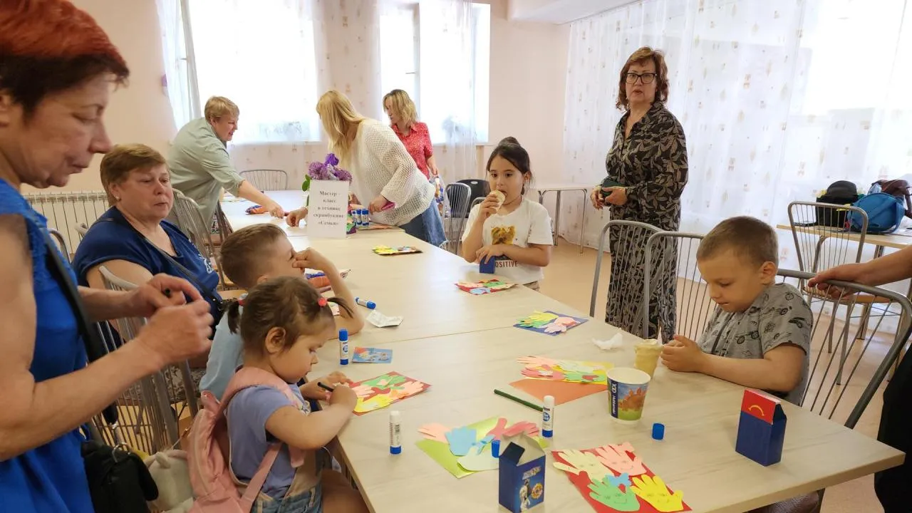 Дети с ограниченными возможностями здоровья из Ивантеевки создали необычные подарки для бойцов СВО