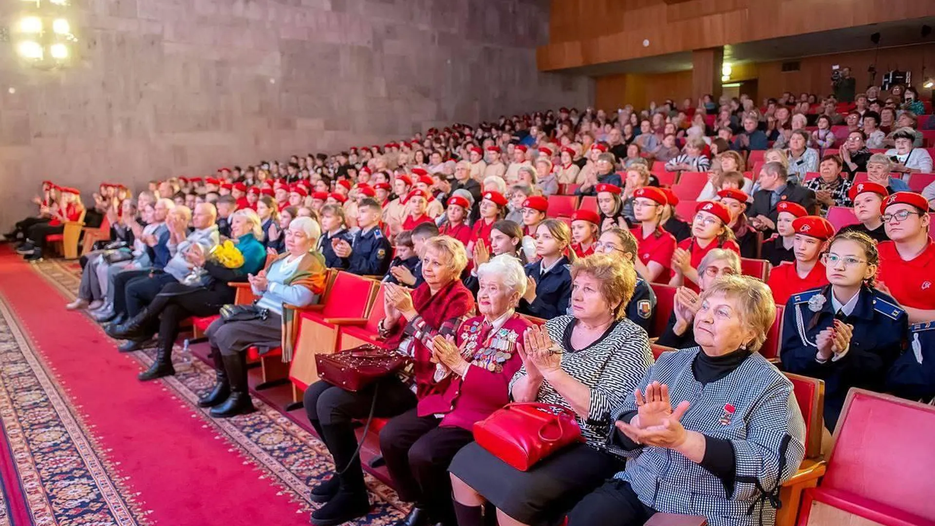 В подмосковном Подольске прошел концерт в честь годовщины контрнаступления Красной Армии