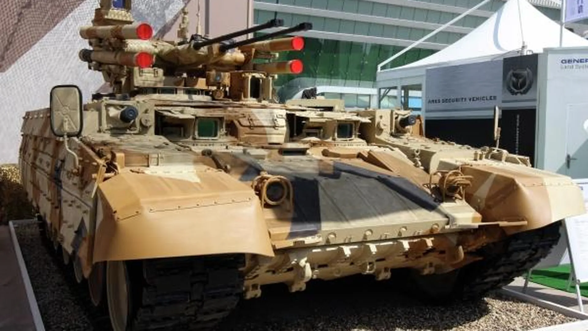 Военные из Арабских Эмиратов побывали в танковой дивизии в Подмосковье
