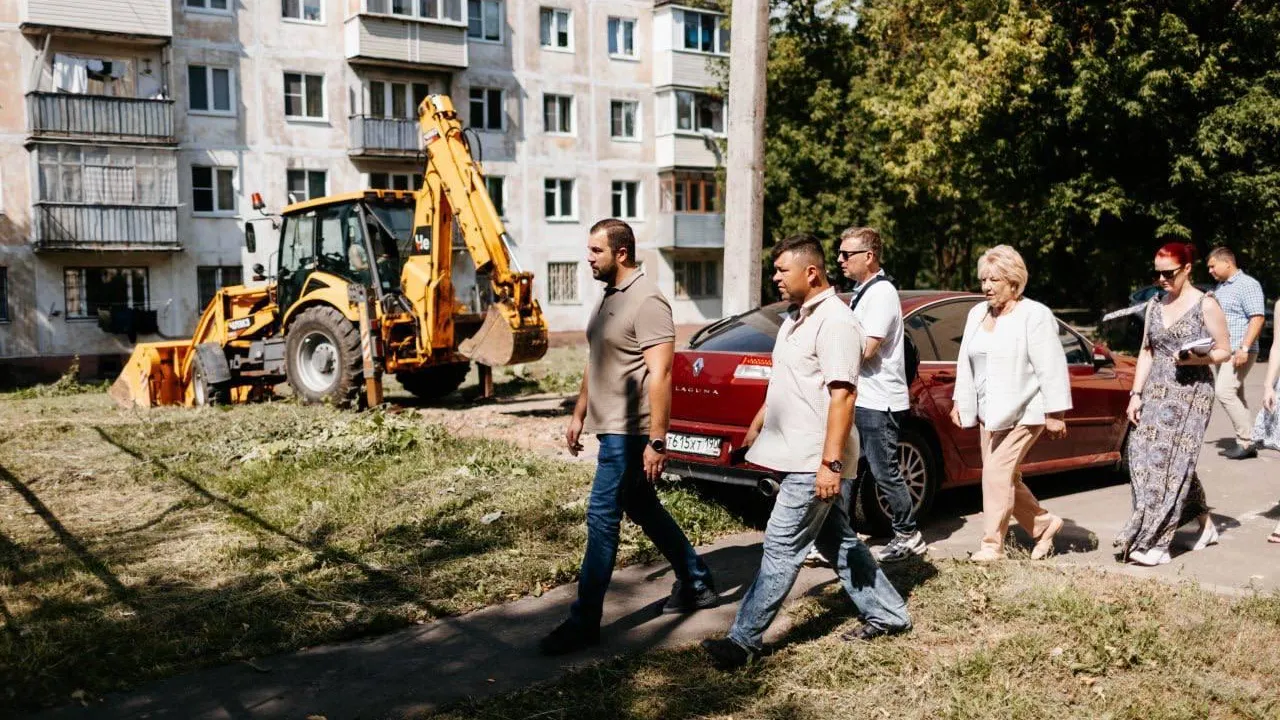 Покрытие детской площадки заменят около дома на улице Гагарина в Чехове |  360°