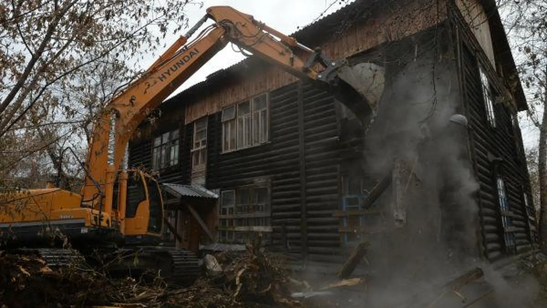 Губернатор: мы обязаны расселить аварийный дом в Чехове