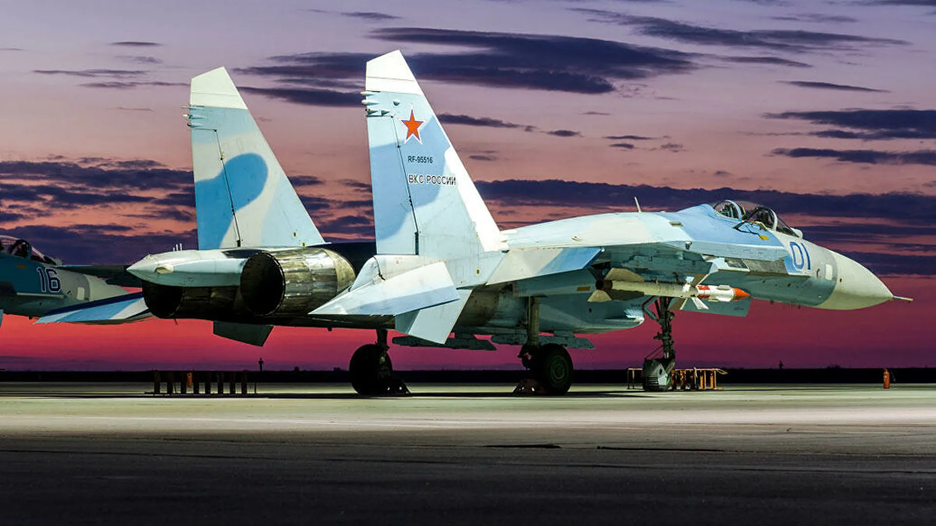 Одна из главных боевых единиц России пропала с радаров. Главное о поисках пилота Су-27