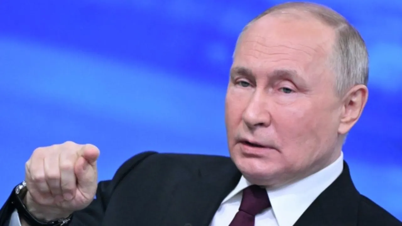 Путин поиронизировал над Зеленским, который клянчит деньги у всего мира