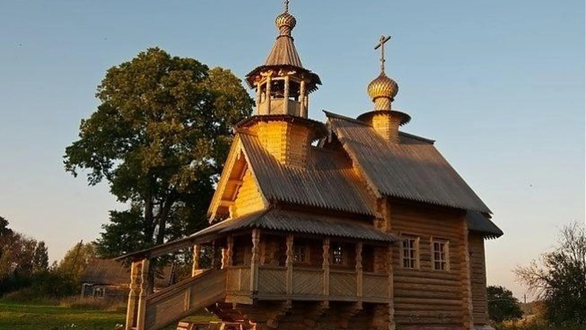 Крест для самого западного храма России создают в Истре