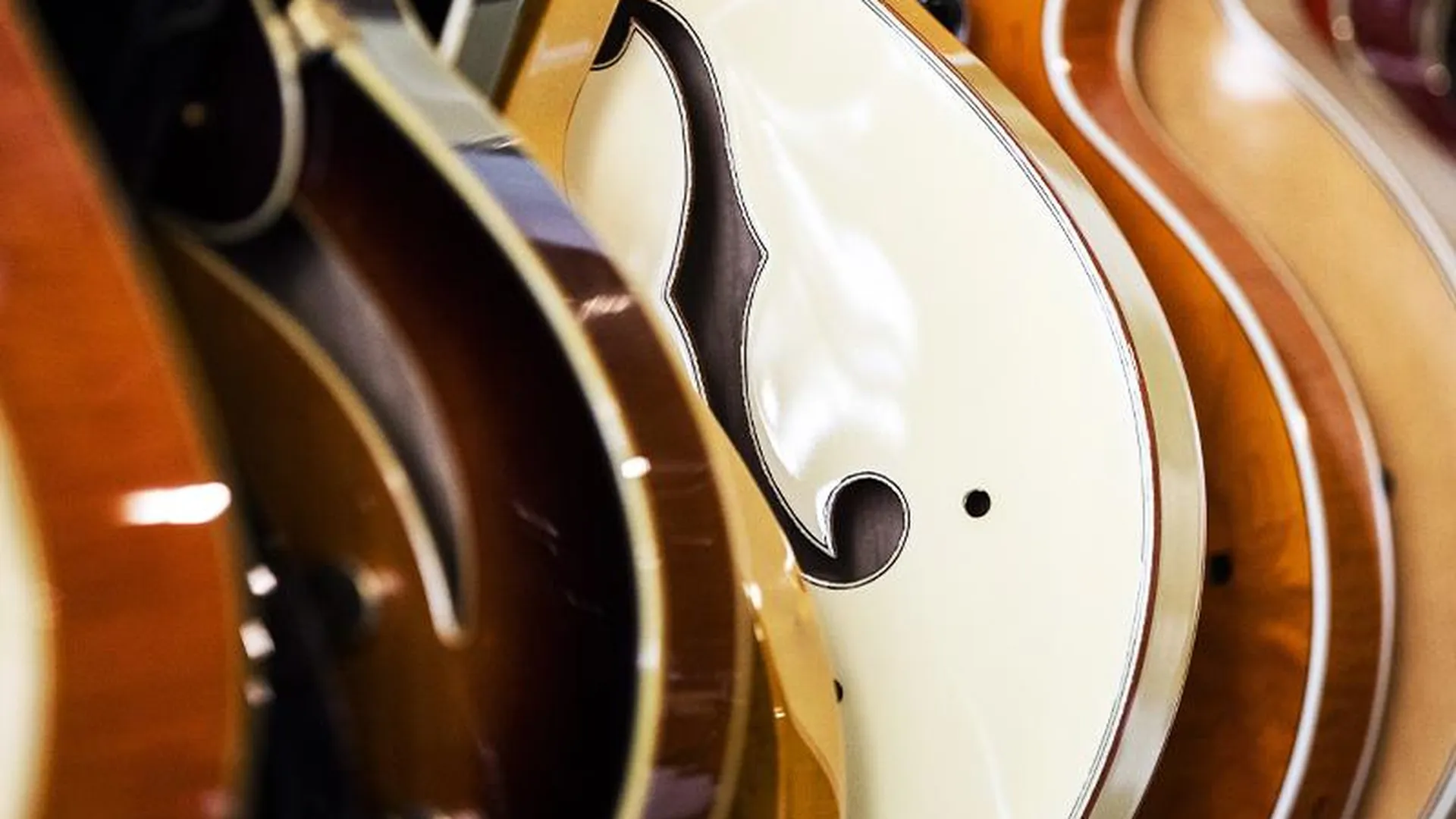 Эксклюзивные гитары из Подмосковья заменят китайского производителя