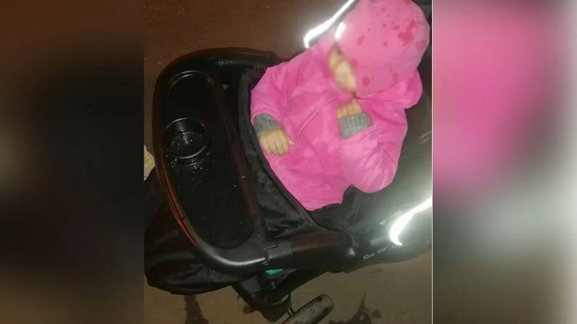 Лыткаринские хулиганы вылили литры сладкой газировки на ребенка в коляске