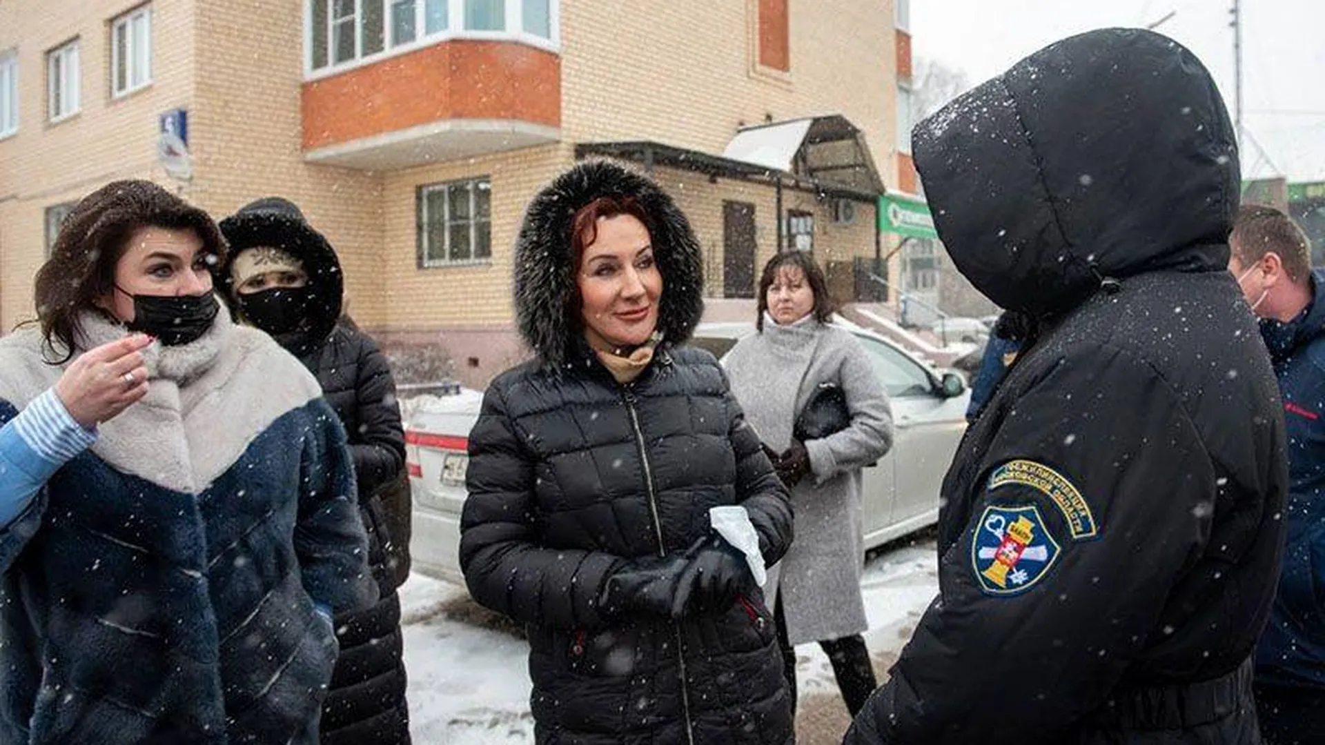 Татьяна Витушева проверила зимнюю уборку дворов в Дедовске