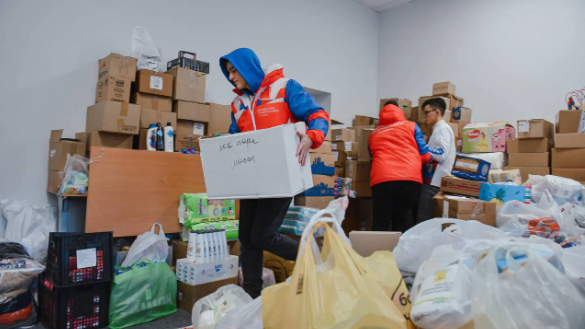 Волонтеры Чехова помогли эвакуированным беженцам из Донбасса в рамках акции «Доброе дело»