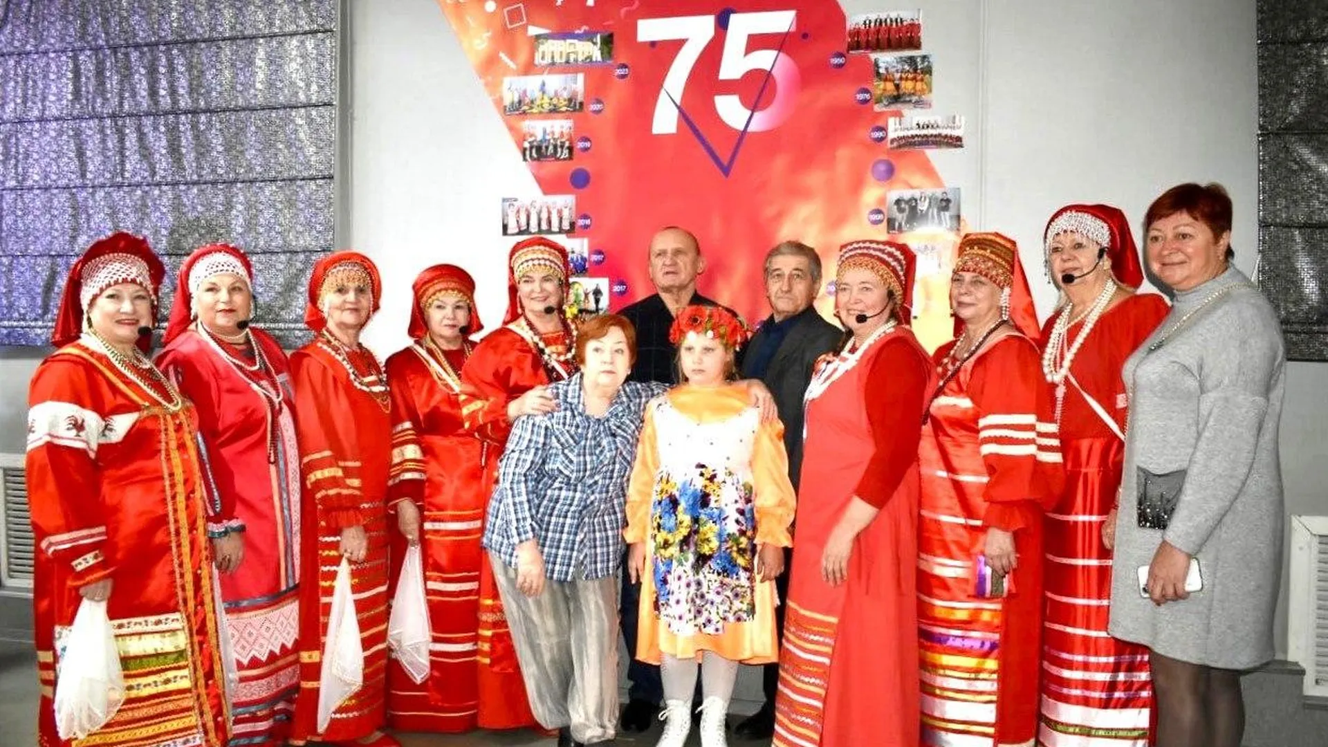 Ярким концертом отметил юбилей Культурный центр имени Н.П.Васильева в Электростали